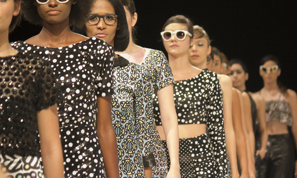 MODELAJE: MÁS ALLÁ DE LAS LUCES Y GLAMOUR, LA REALIDAD QUE NO VES