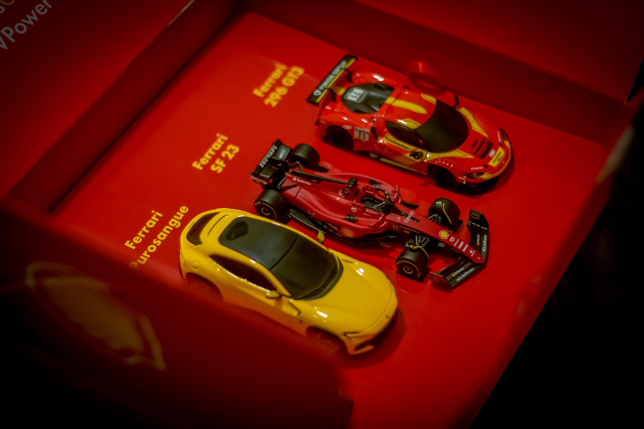 Shell Lanza su Colección de Carritos Ferrari 2024
