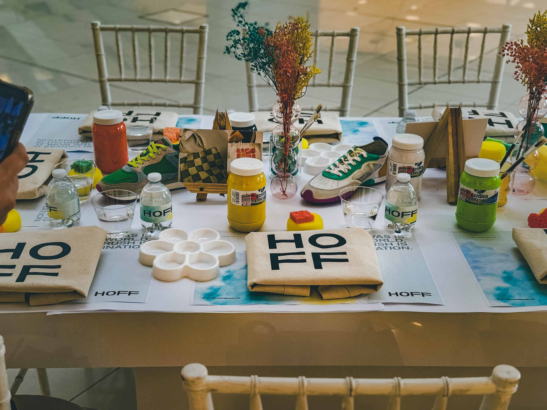 Sip and Paint en Hoff: Una Celebración de la Creatividad y el Arte